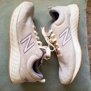 New Balance Womens Fresh Foam Sneakers Cream Size 9